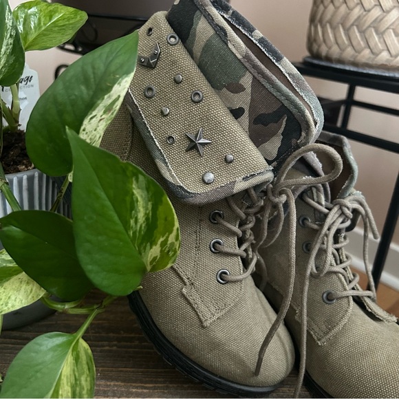Rock & Candy Shoes - Rock & Candy Olive Green/Camo Lace-Up Boots
